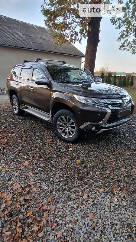 2019 mitsubishi pajero-sport