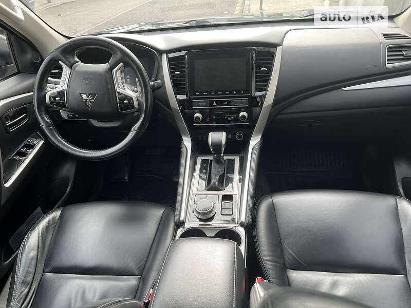 2019 mitsubishi pajero sport