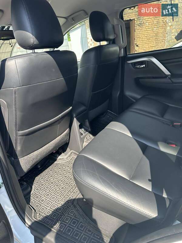 2019 mitsubishi pajero sport
