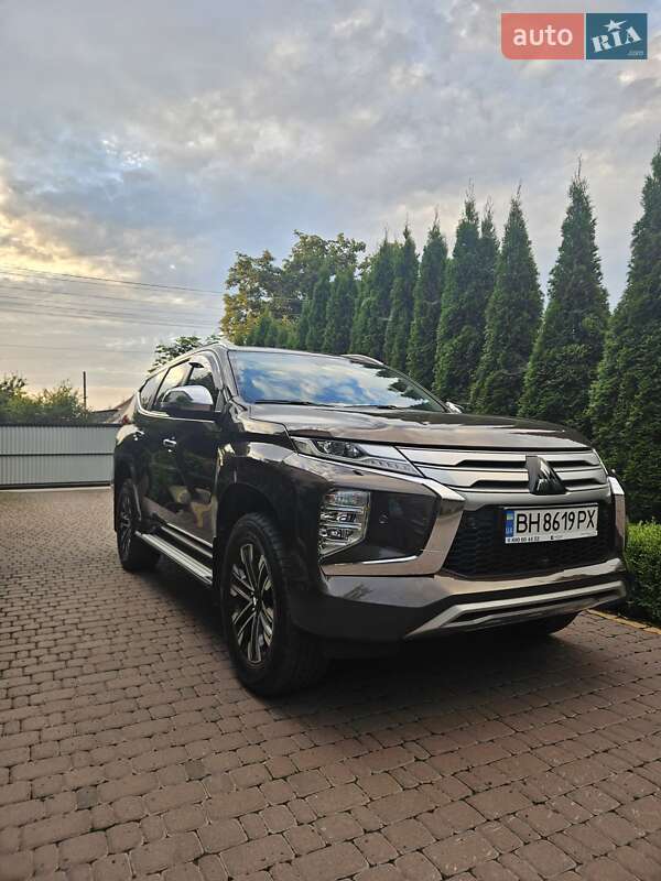 2020 mitsubishi pajero sport