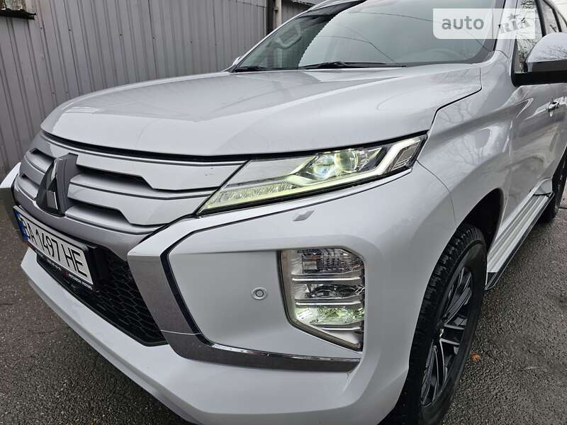 2020 mitsubishi pajero sport