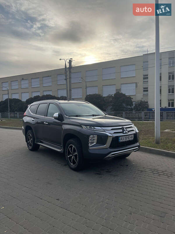 2021 mitsubishi pajero-sport