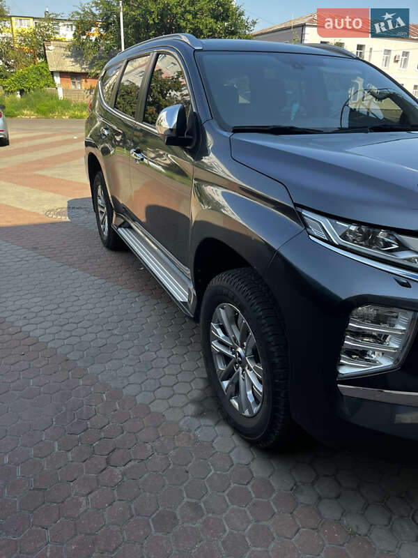 2021 mitsubishi pajero sport