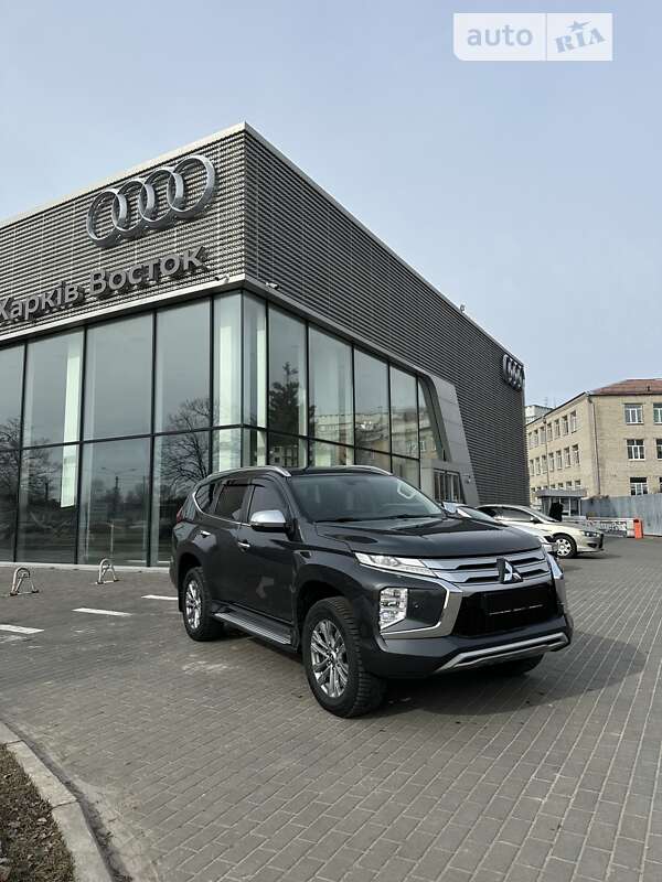 2021 mitsubishi pajero sport