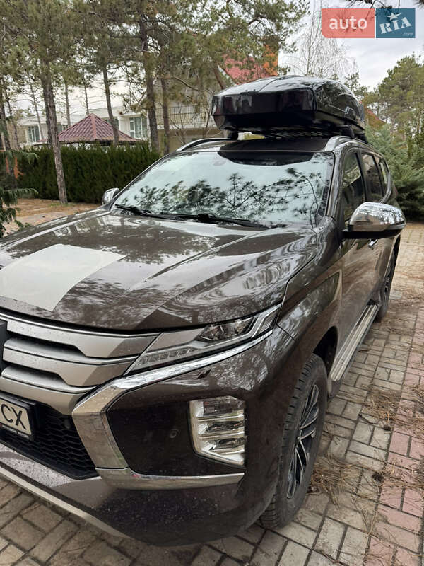 2021 mitsubishi pajero sport