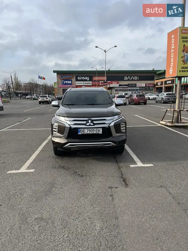 2021 mitsubishi pajero-sport