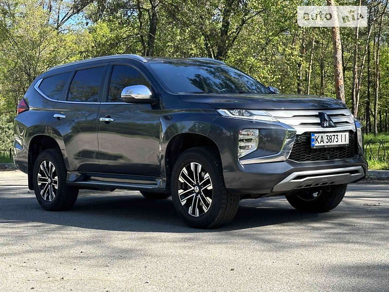 2021 mitsubishi pajero sport