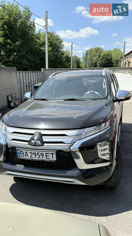 2021 mitsubishi pajero sport
