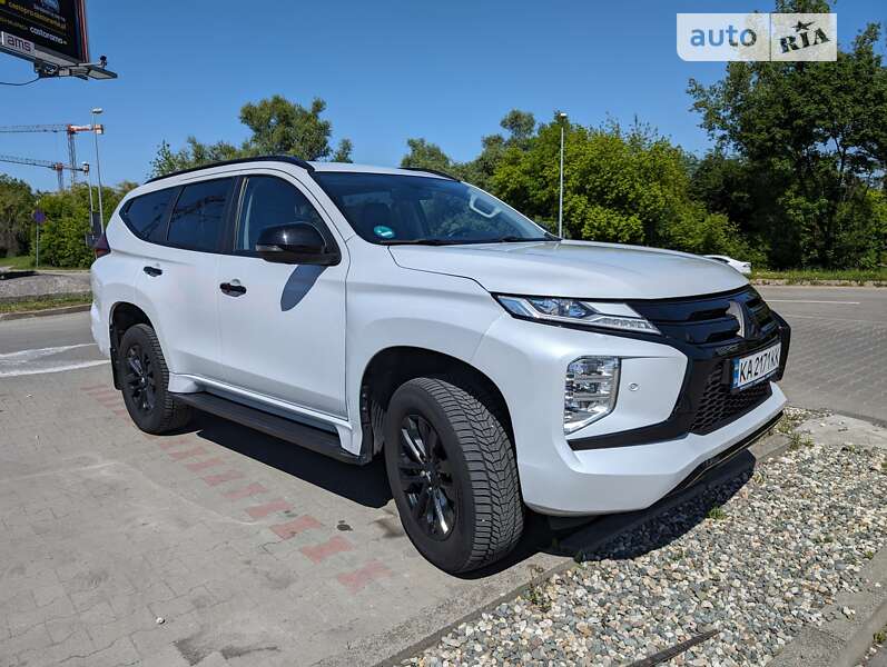 2021 mitsubishi pajero sport