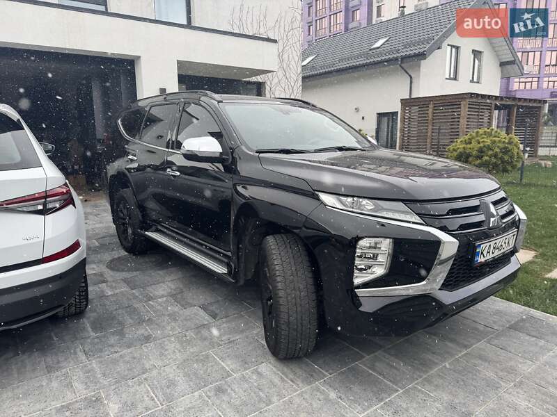 2021 mitsubishi pajero sport