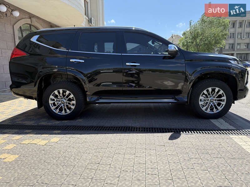 2024 mitsubishi pajero sport