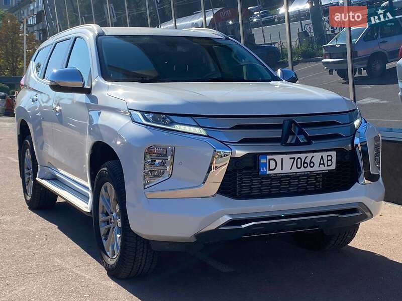 2024 mitsubishi pajero sport