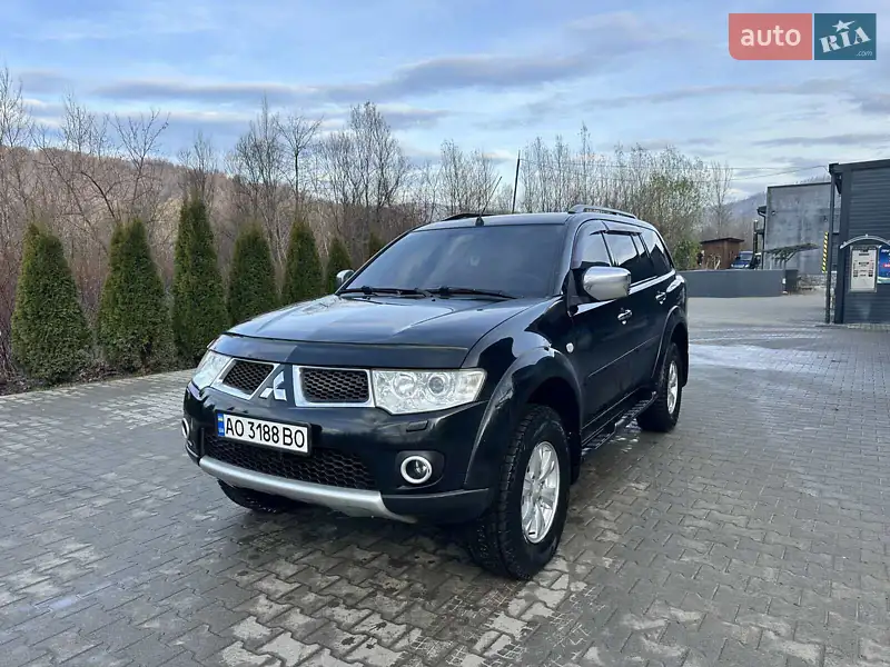 2010 mitsubishi pajero-sport