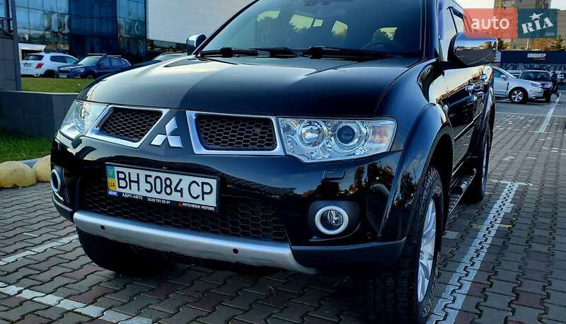 2010 mitsubishi pajero sport