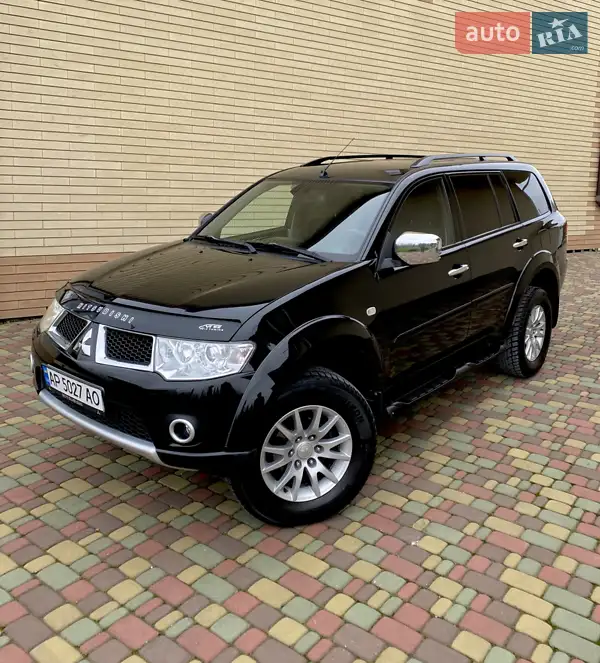 2010 mitsubishi pajero-sport