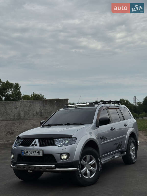 2010 mitsubishi pajero sport