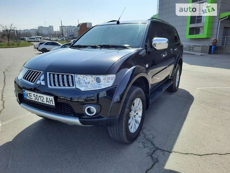 2010 mitsubishi pajero sport