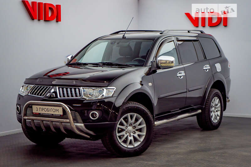 2011 mitsubishi pajero sport
