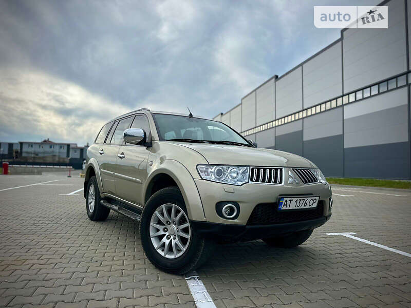2011 mitsubishi pajero-sport