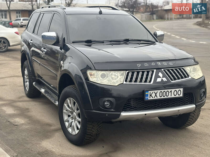 2011 mitsubishi pajero sport