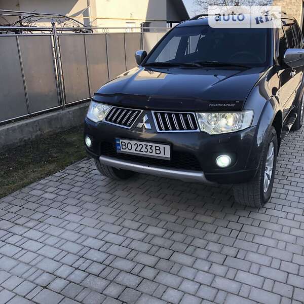 2011 mitsubishi pajero sport