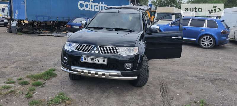 2012 mitsubishi pajero sport