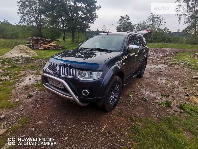 2012 mitsubishi pajero