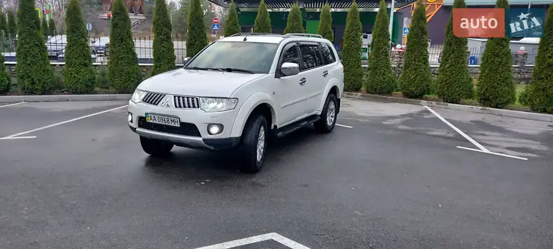 2012 mitsubishi pajero sport