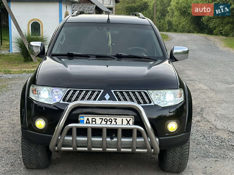2012 mitsubishi pajero sport
