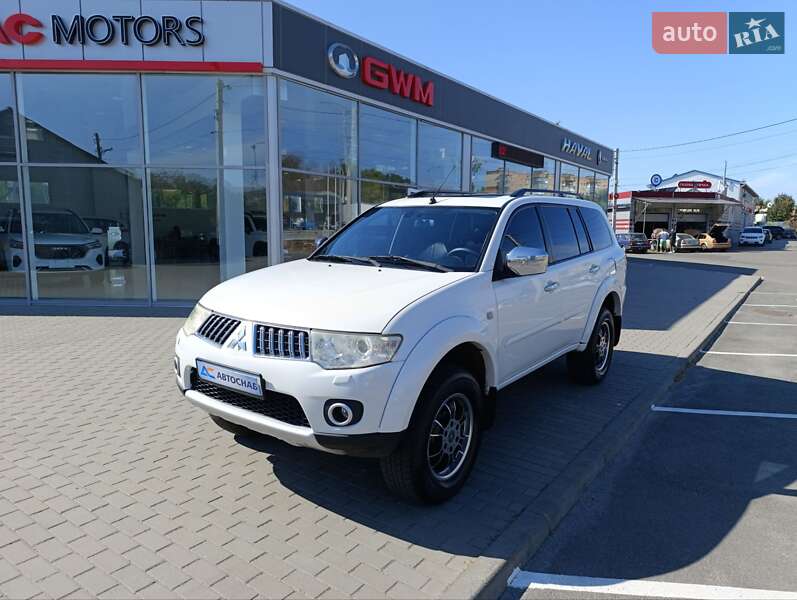 2012 mitsubishi pajero sport
