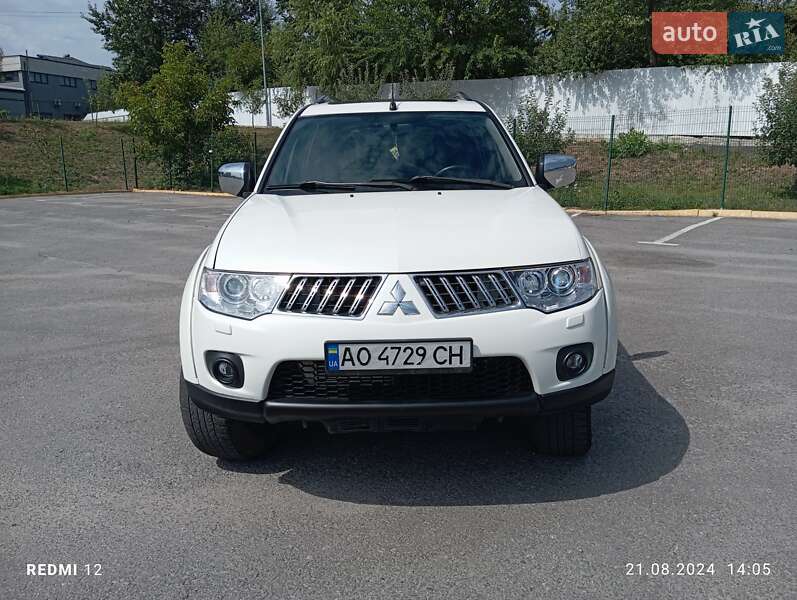 2012 mitsubishi pajero sport