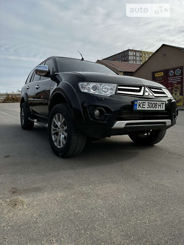 2012 mitsubishi pajero sport