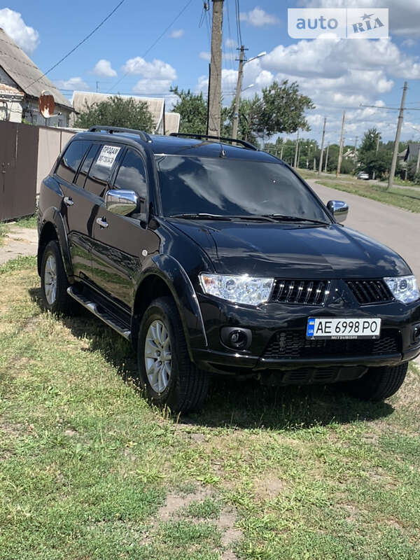 2012 mitsubishi pajero sport