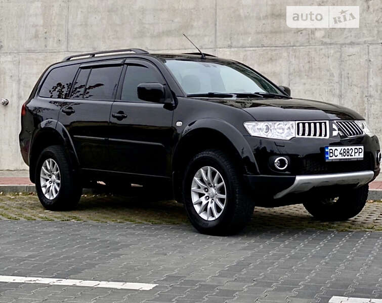 2012 mitsubishi pajero sport