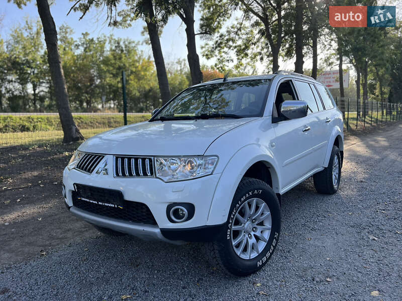 2012 mitsubishi pajero sport