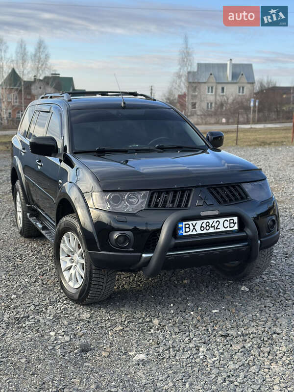 2012 mitsubishi pajero sport