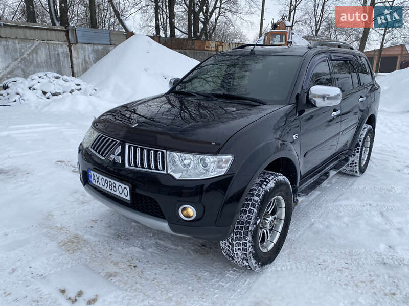 2013 mitsubishi pajero