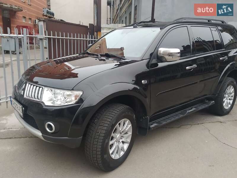 2013 mitsubishi pajero sport