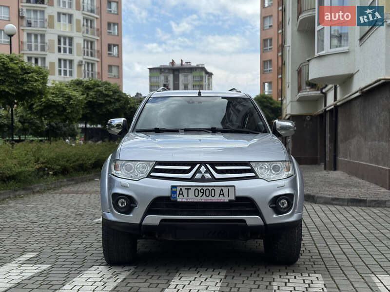 2013 mitsubishi pajero-sport
