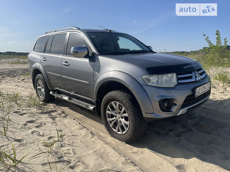 2013 mitsubishi pajero sport