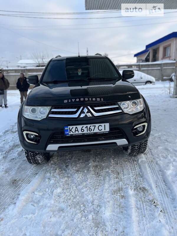 2013 mitsubishi pajero sport