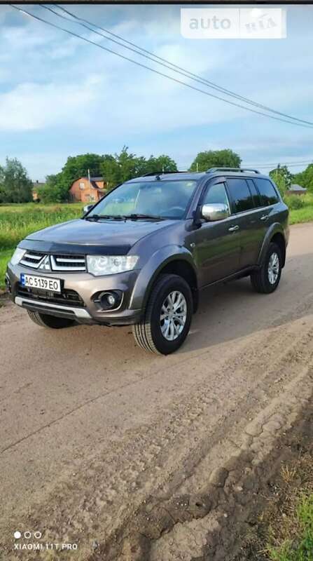2013 mitsubishi pajero sport