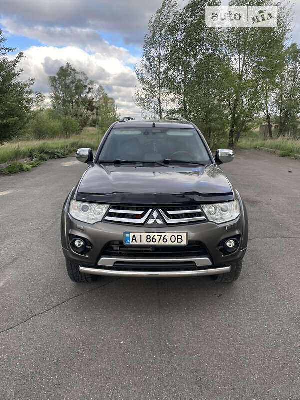 2013 mitsubishi pajero sport