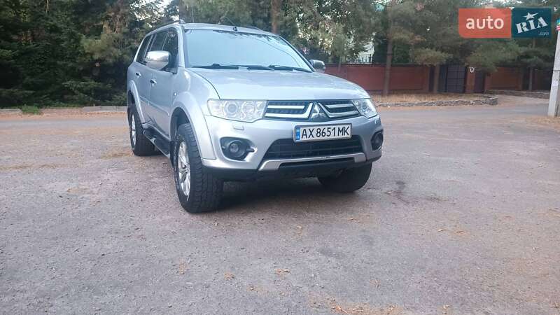 2013 mitsubishi pajero sport