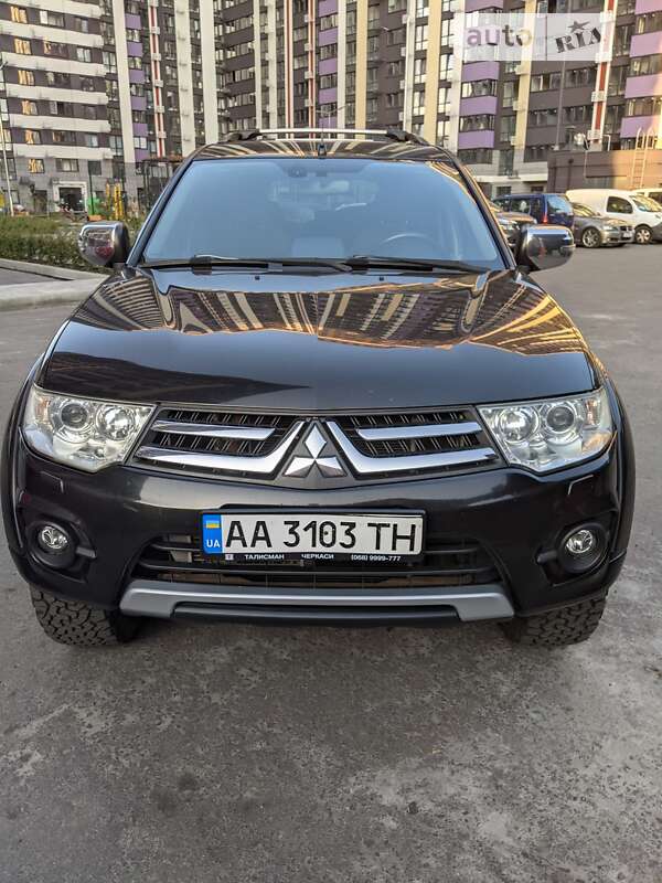 2014 mitsubishi pajero sport
