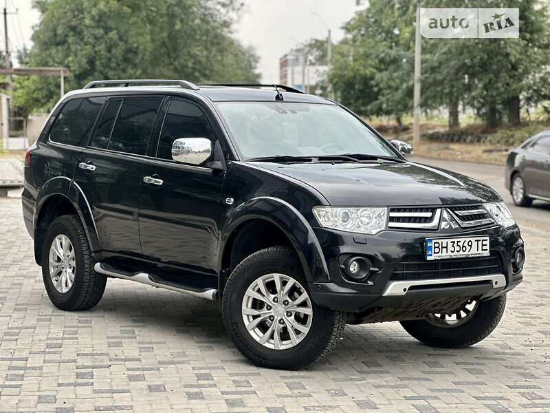 2014 mitsubishi pajero
