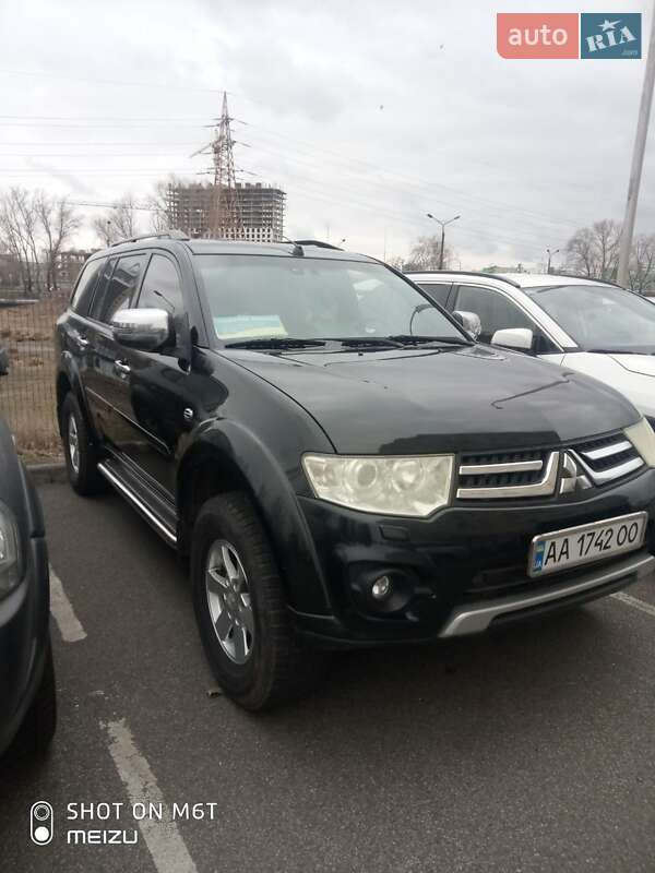 2014 mitsubishi pajero