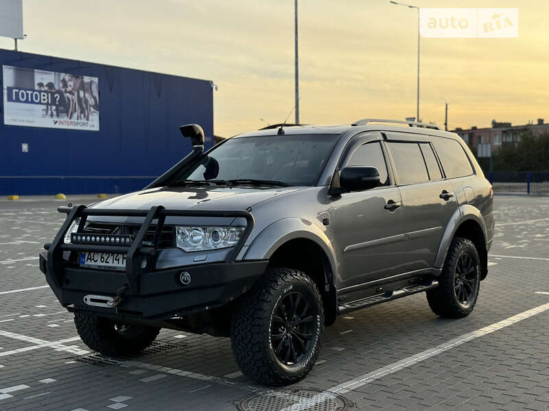 2014 mitsubishi pajero sport