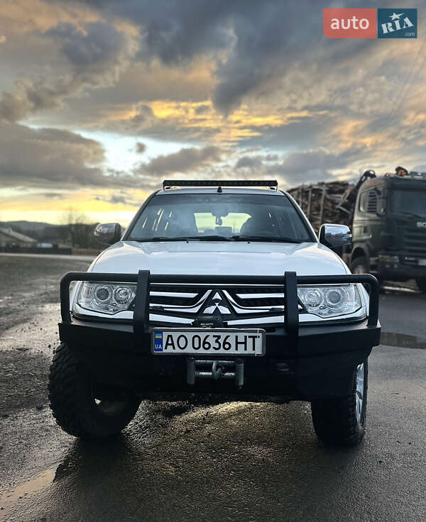 2014 mitsubishi pajero sport
