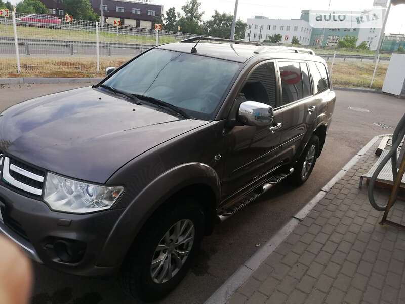 2014 mitsubishi pajero sport